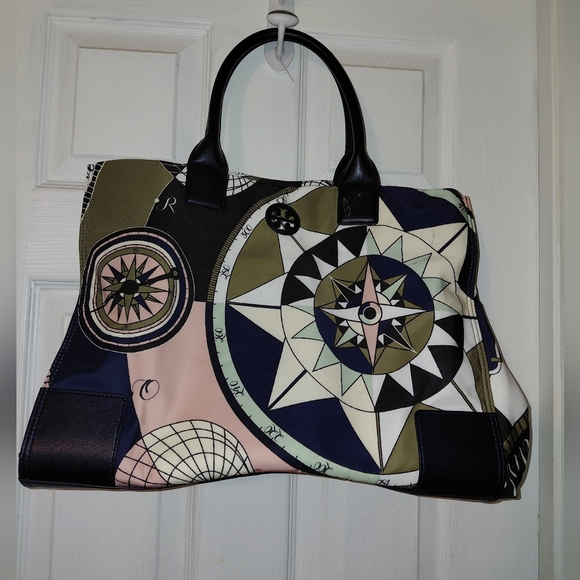 Tory Burch design tote super cute stylish and spacious - Picture 1 of 10
